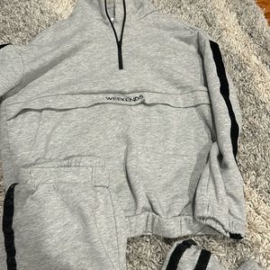 Quarter zip sweatshirt and sweatpants matching track suit